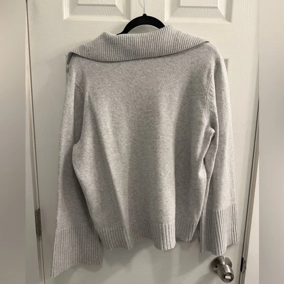 LOFT Light Gray V-Neck Sweater - Picture 5 of 5